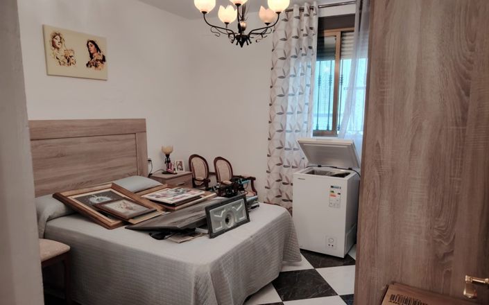 Image No.7-4 Bed House for sale