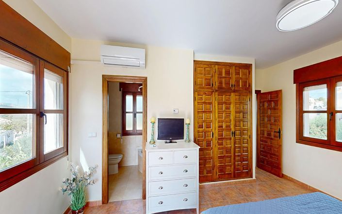 Image No.30-3 Bed House for sale