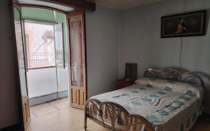 Image No.14-4 Bed House for sale