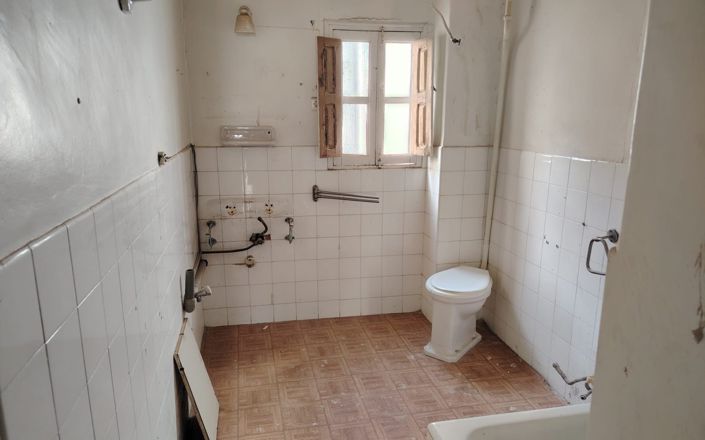 Image No.17-4 Bed House for sale