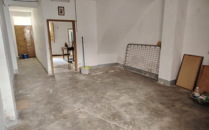 Image No.3-4 Bed House for sale