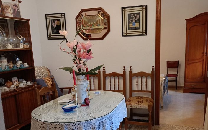 Image No.24-4 Bed House for sale