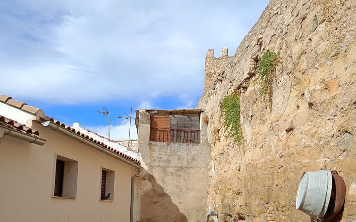 Image No.17-2 Bed House for sale