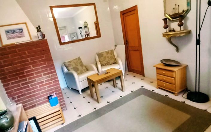 Image No.10-3 Bed House for sale