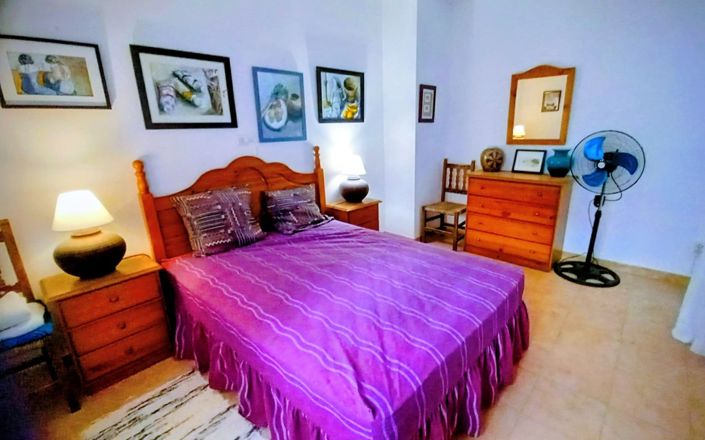 Image No.12-3 Bed House for sale