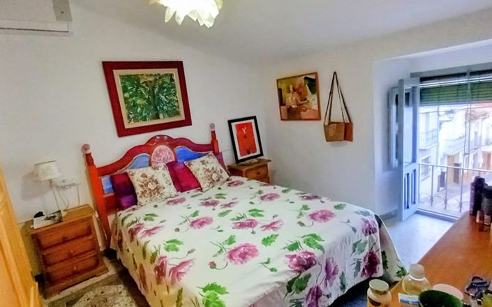 Image No.15-3 Bed House for sale