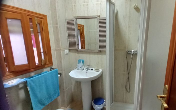 Image No.18-3 Bed House for sale