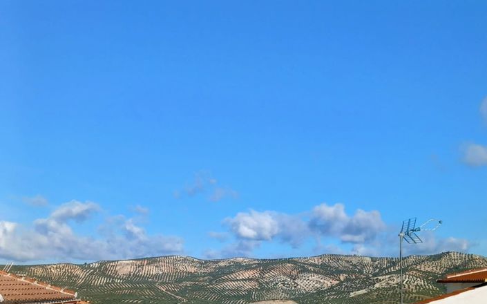 Image No.20-3 Bed House for sale