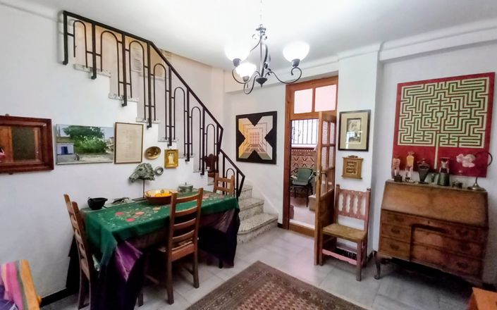 Image No.3-3 Bed House for sale