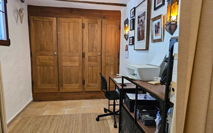 Image No.45-4 Bed House for sale