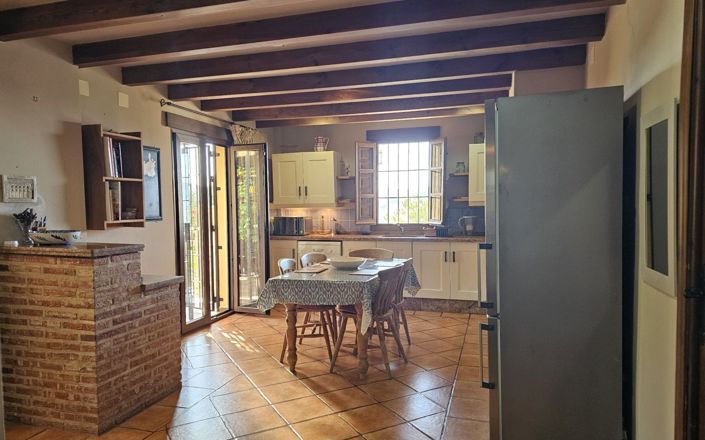 Image No.20-5 Bed House for sale