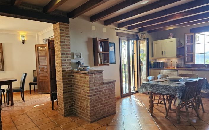 Image No.21-5 Bed House for sale