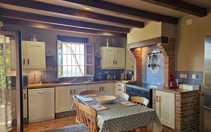 Image No.23-5 Bed House for sale