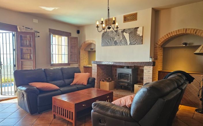 Image No.24-5 Bed House for sale