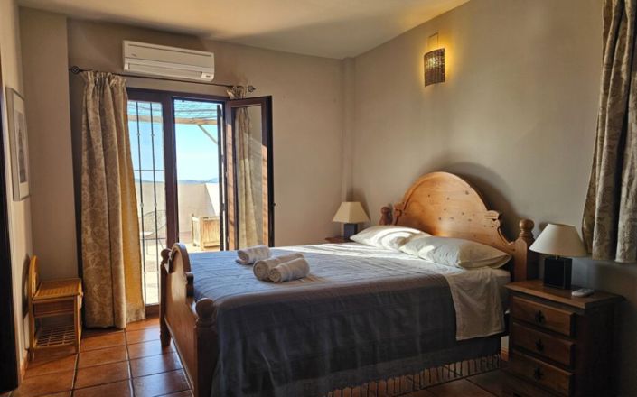 Image No.32-5 Bed House for sale