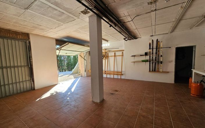 Image No.42-5 Bed House for sale