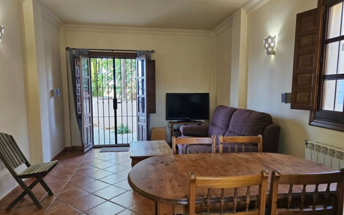 Image No.45-5 Bed House for sale