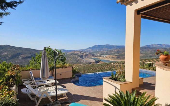 Image No.8-5 Bed House for sale