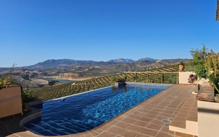 Image No.9-5 Bed House for sale