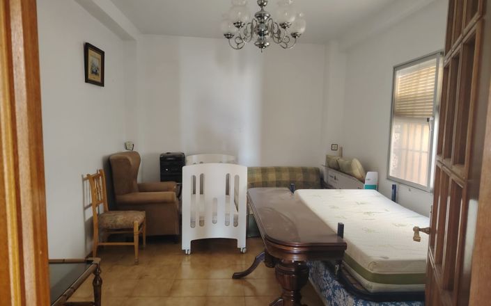 Image No.10-4 Bed House for sale