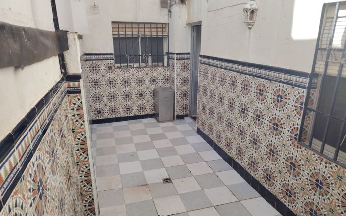 Image No.11-4 Bed House for sale