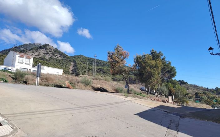 Image No.30-4 Bed House for sale