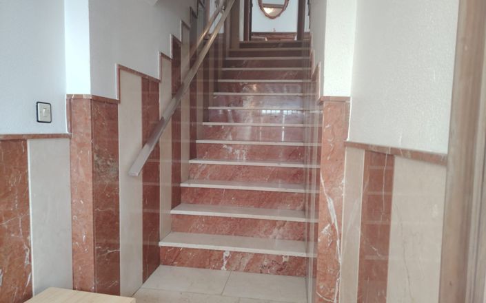 Image No.7-4 Bed House for sale