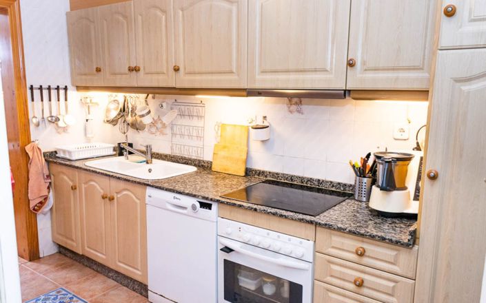 Image No.15-4 Bed House for sale