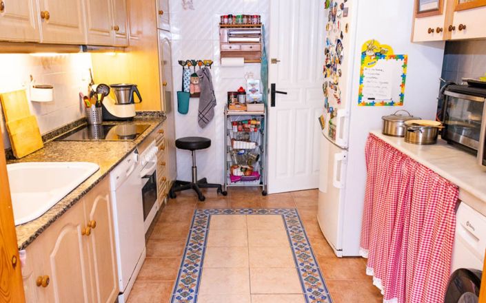 Image No.19-4 Bed House for sale