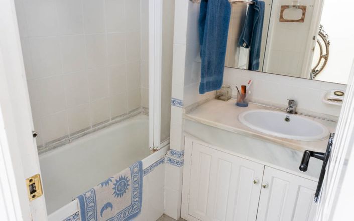 Image No.31-4 Bed House for sale