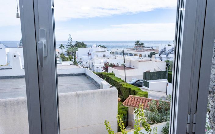 Image No.40-4 Bed House for sale