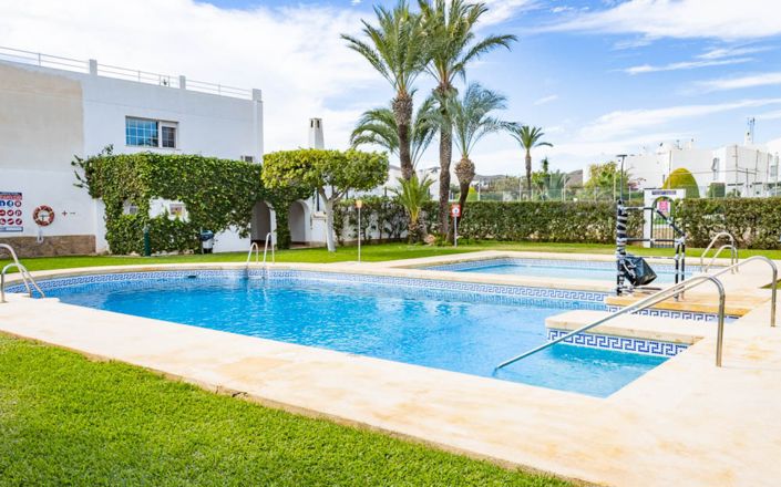 Image No.49-4 Bed House for sale