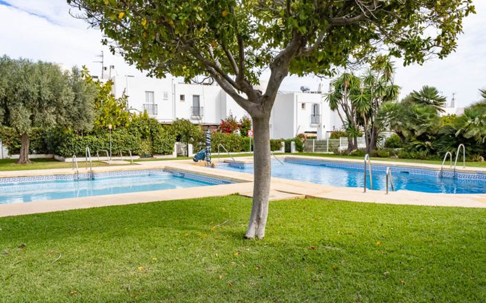 Image No.51-4 Bed House for sale