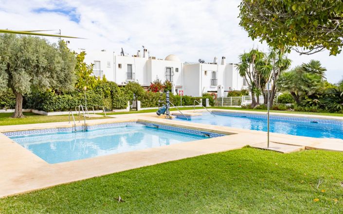 Image No.52-4 Bed House for sale