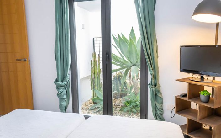 Image No.39-3 Bed House for sale