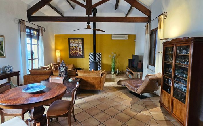 Image No.17-4 Bed House for sale