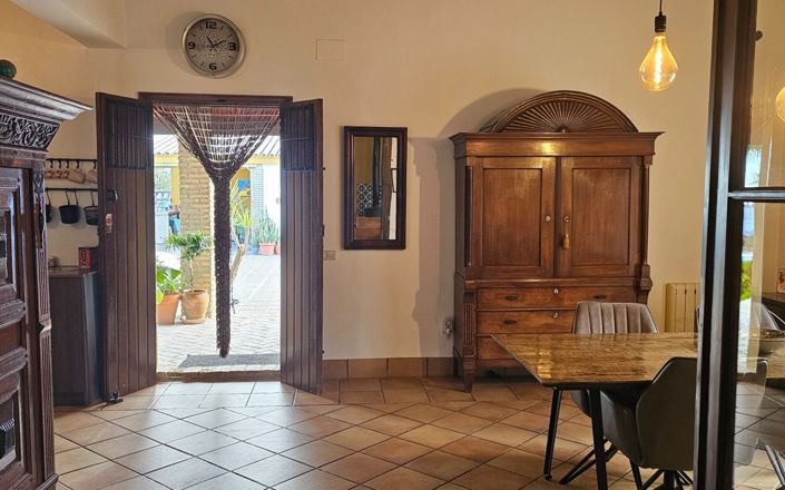 Image No.19-4 Bed House for sale