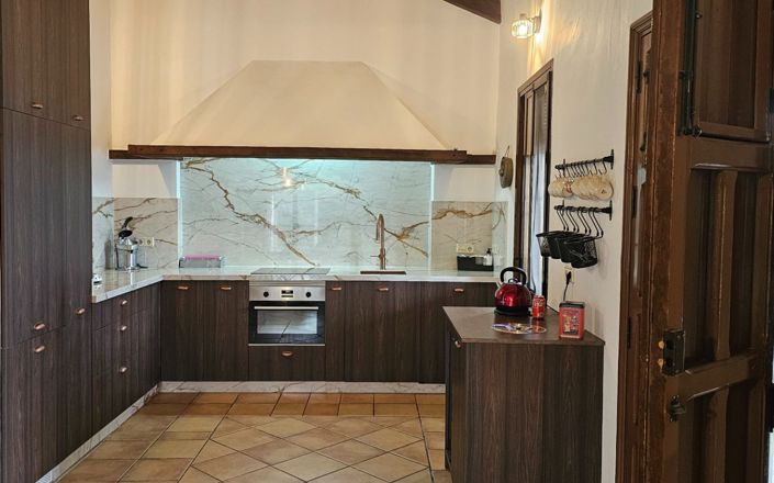 Image No.22-4 Bed House for sale