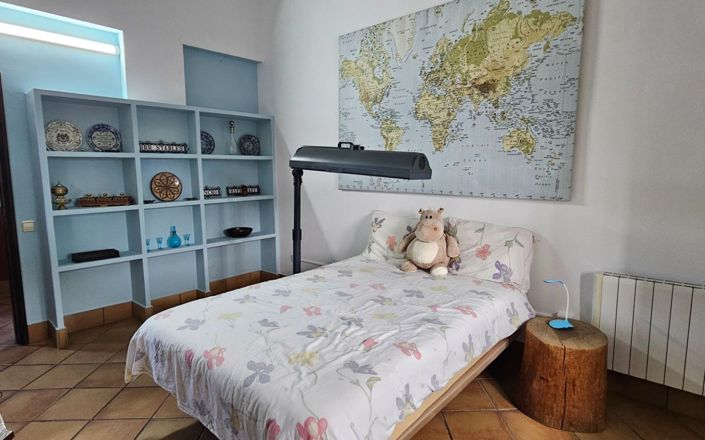 Image No.24-4 Bed House for sale