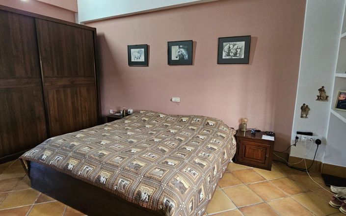 Image No.26-4 Bed House for sale