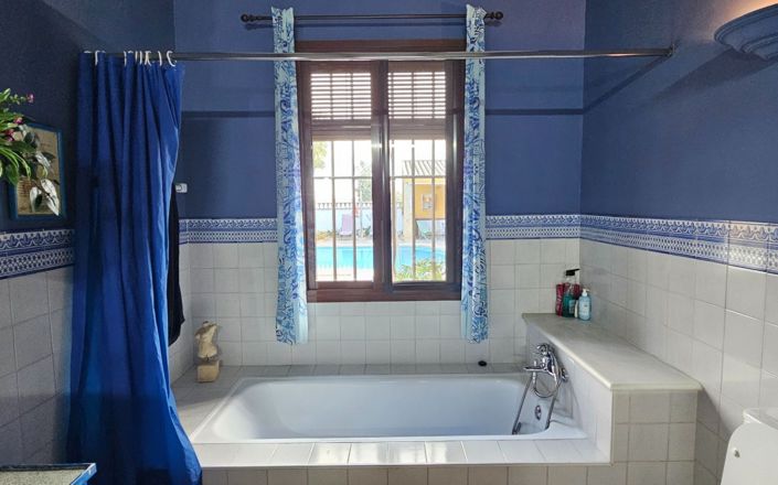 Image No.28-4 Bed House for sale