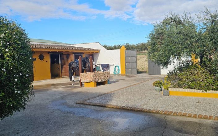 Image No.4-4 Bed House for sale