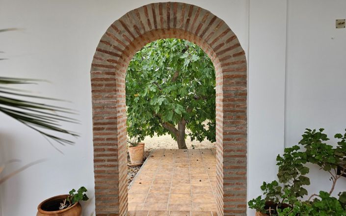 Image No.15-3 Bed House for sale