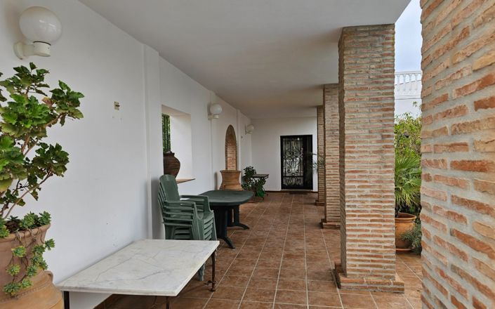 Image No.17-3 Bed House for sale