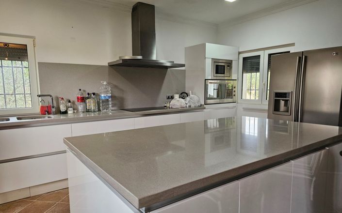 Image No.19-3 Bed House for sale