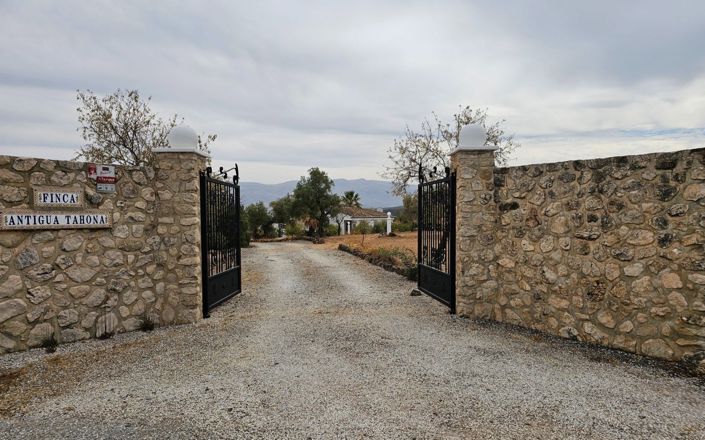 Image No.2-3 Bed House for sale