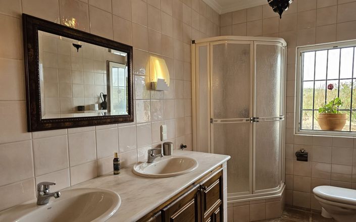 Image No.23-3 Bed House for sale