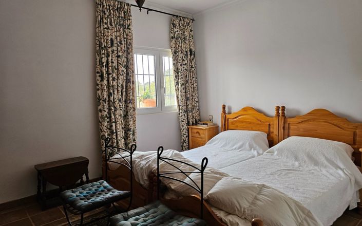 Image No.24-3 Bed House for sale