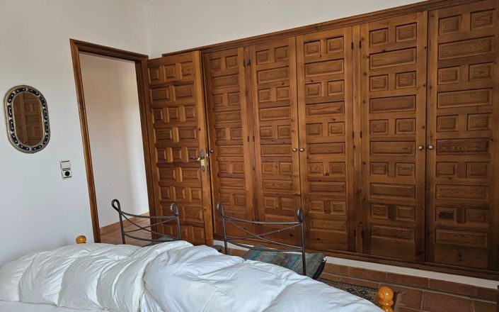 Image No.25-3 Bed House for sale