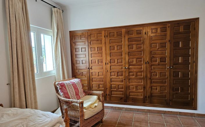 Image No.27-3 Bed House for sale